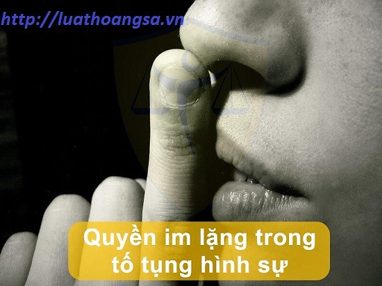 Làm gì khi bị Công an triệu tập, bắt giữ để điều tra. Người bị triệu tập, bị bắt giữ nên bình tĩnh trả lời câu hỏi, trường hợp cho rằng việc trả lời gây bất lợi thì có thể thực hiện quyền im lặng và t