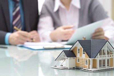 Luật sư xử lý tranh chấp đất đai