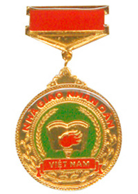 Người thân bị cáo là nghệ sỹ, nhà giáo, thầy thuốc nhân dân, ưu tú có được xem là tình tiết giảm nhẹ không?