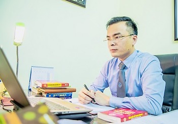 Luật sư Hoàng Trọng Giáp trả lời phỏng vấn kênh truyền hình VITV